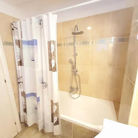 Detached House بيت للعطل *