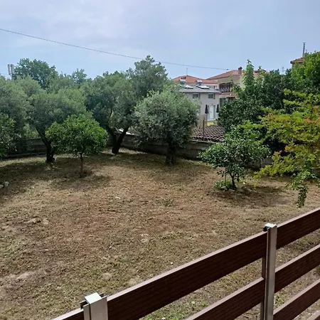 بيت للعطل Detached House